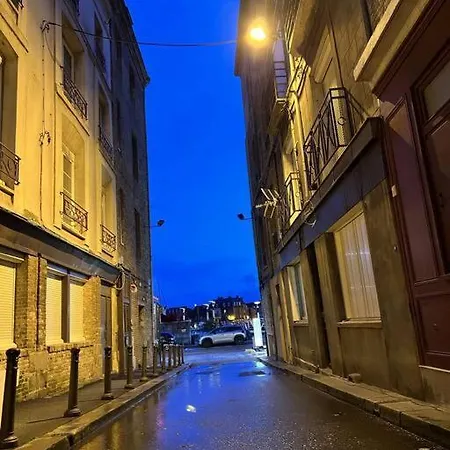 Lägenhet Entre Port Et